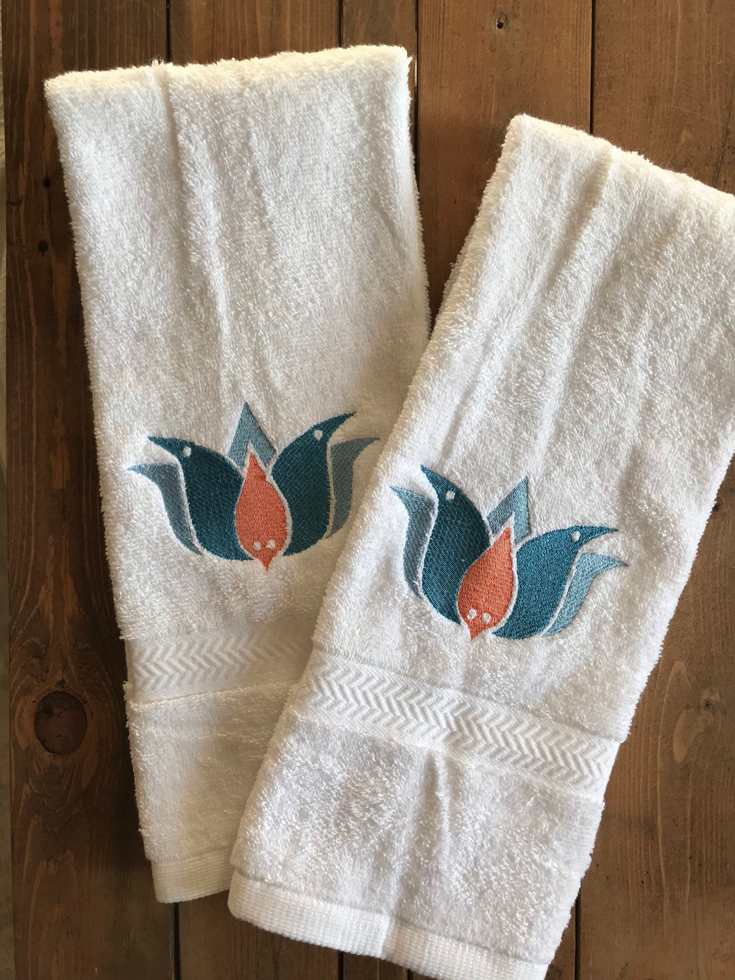 Personalized Bathroom Hand Towels -Cotton- Embroidered-Choose your Colors - Bath Towel for Powder Room - Custom Design - Your Design